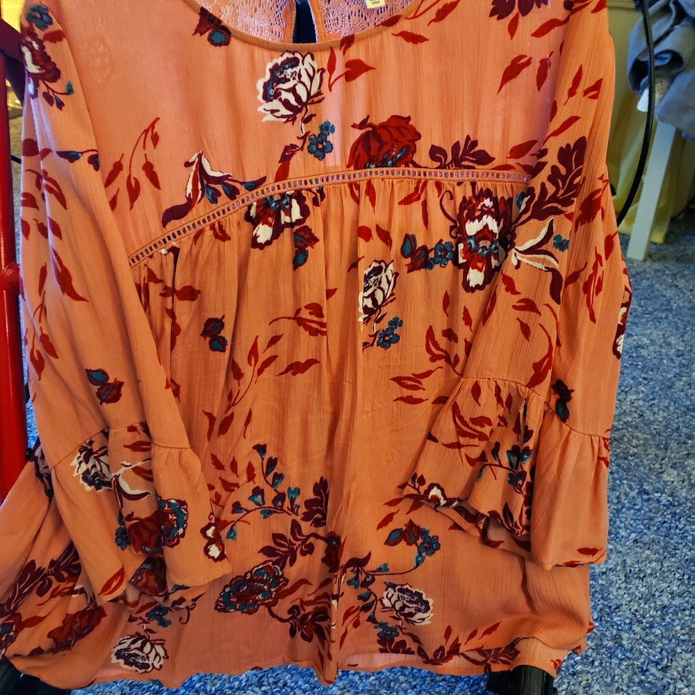 BELL SLEEVE shirt